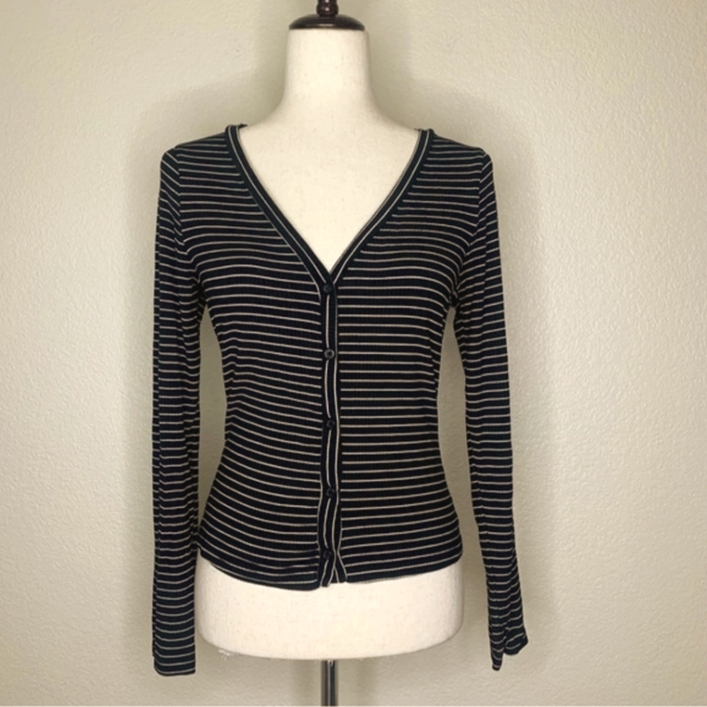 Who What Wear Black and White Fitted Blouse